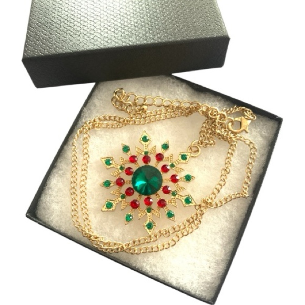 Elegant Christmas Snowflake Gold and Green Pendant Necklace
